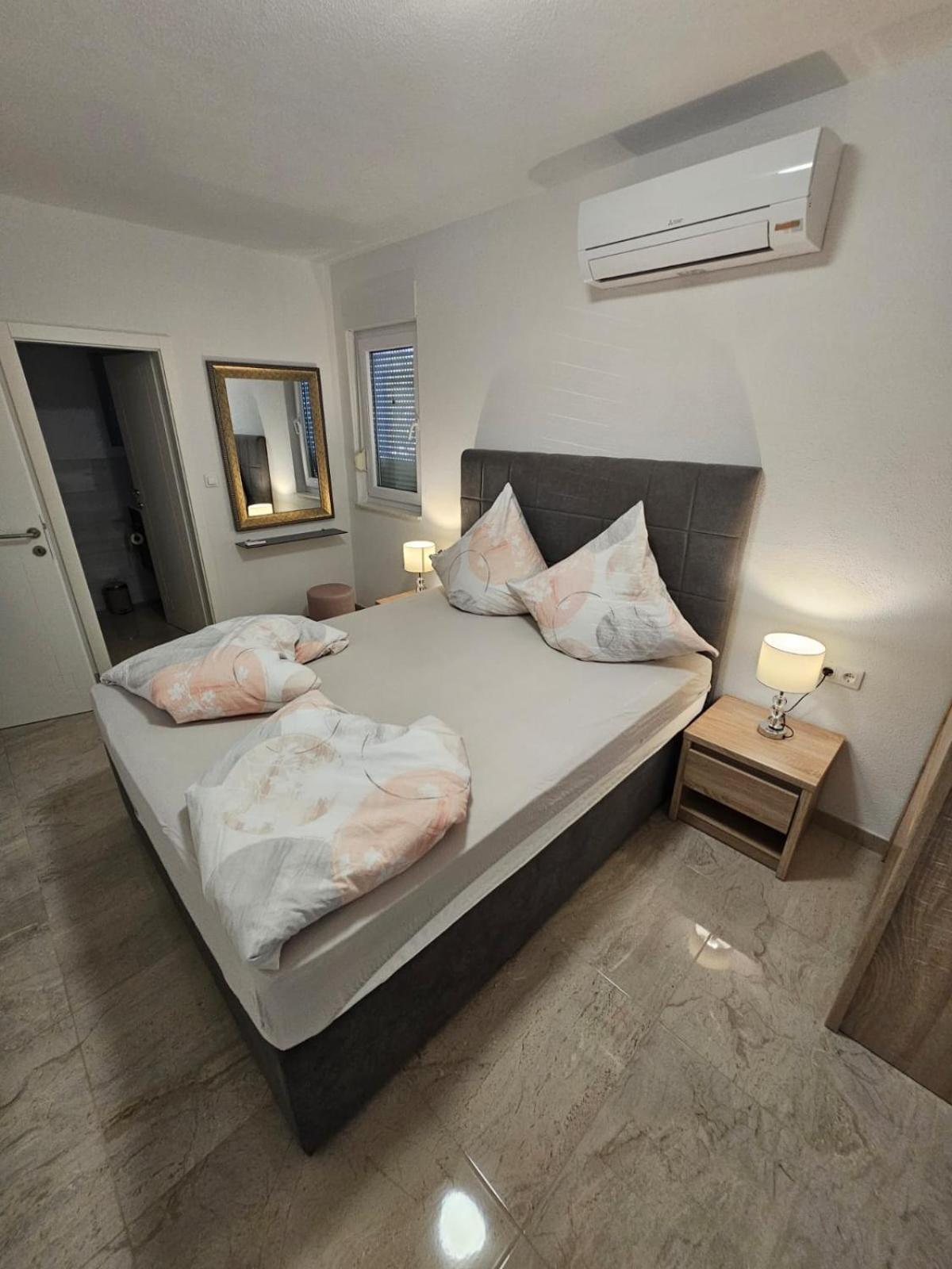 Villa Botic Трогир Экстерьер фото